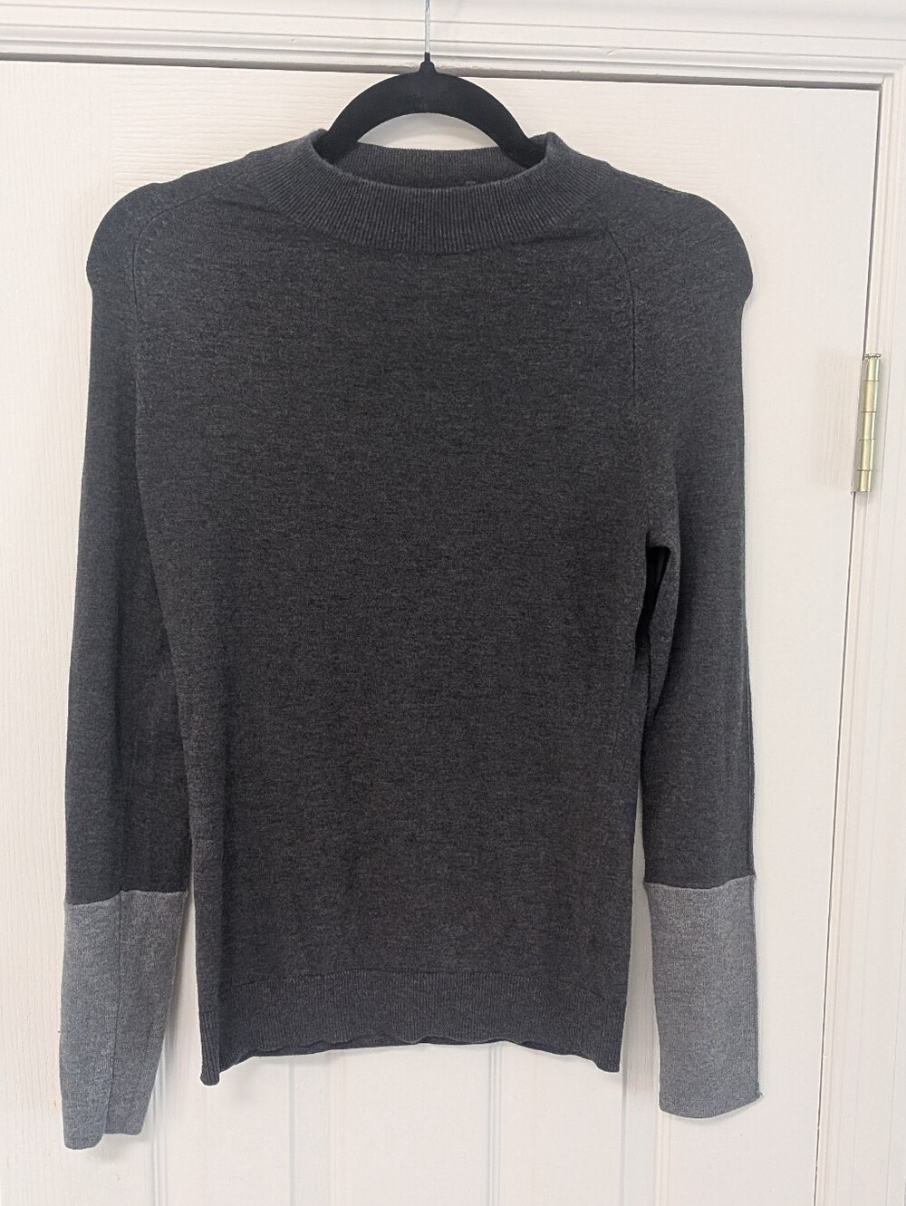 Ecru Charcoal Two-Tone Sleeve Sweater Small